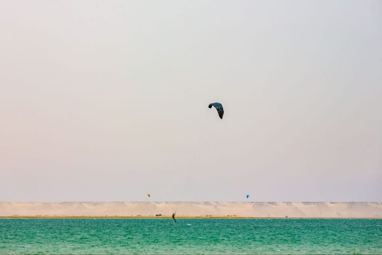 El mejor sitio para aprender kitesurf al sur de Marruecos