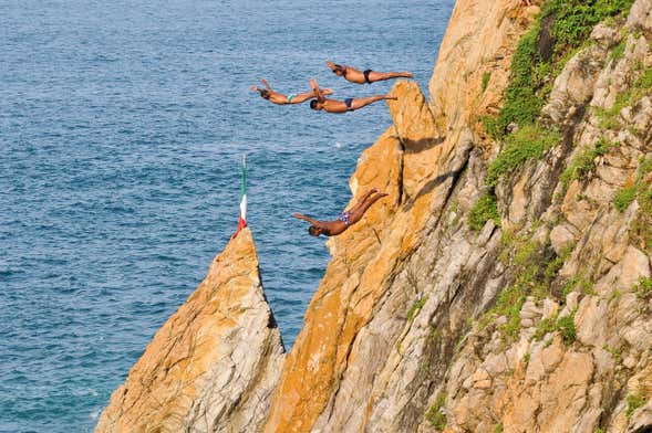 Espectáculo de clavados en La Quebrada