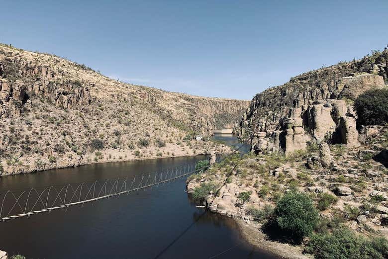 Suspension bridge over the dam