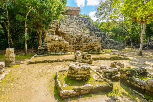 Excursión a Cobá y una aldea maya