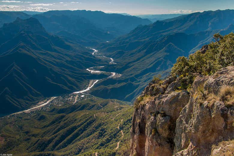 Impactantes vistas al Cañón de Urique desde Cerro del Gallego