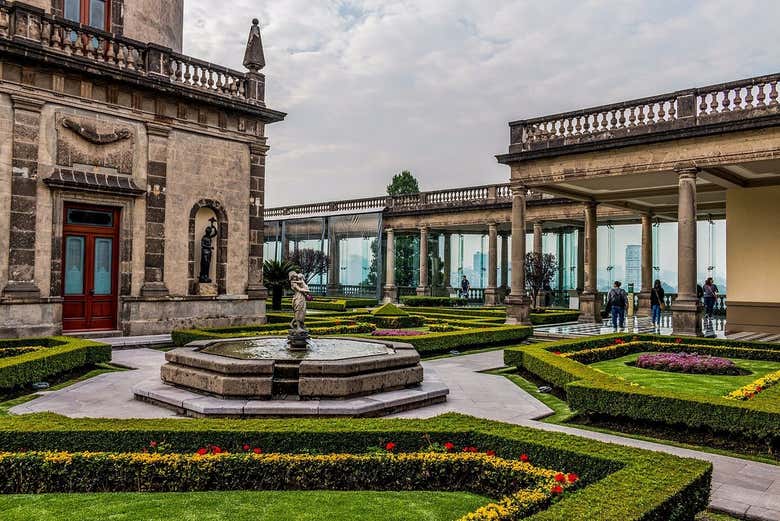 Descubriréis la majestuosidad del Castillo de Chapultepec