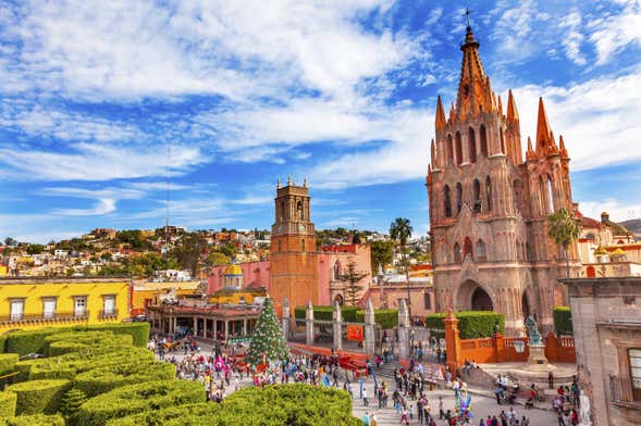 Excursión a San Miguel de Allende + Aguas termales