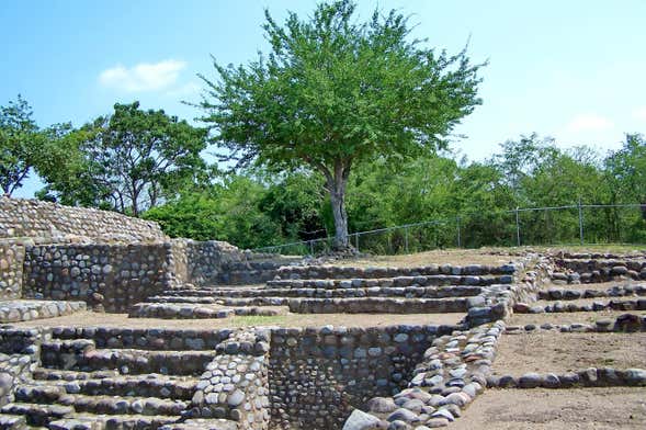 Tour por el yacimiento arqueológico La Campana