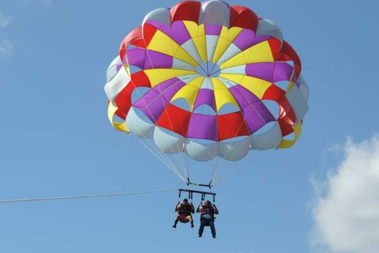 Parasailing in Cozumel - Book Online at Civitatis.com