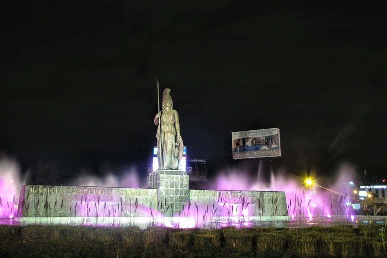 Plaza de Guadalajara iluminada en la noche