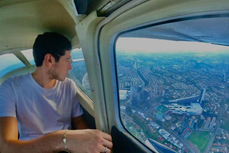 Disfrutando del paseo en avioneta por Guadalajara 