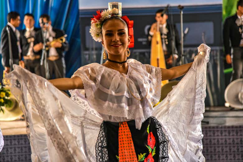 Nos entretendremos con música en vivo y ballet folklórico