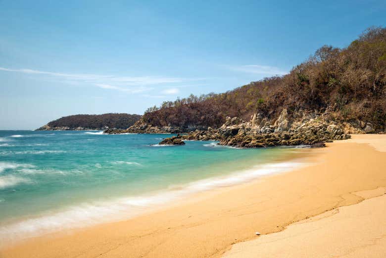 Boat Rental with Skipper in Huatulco - Book at 