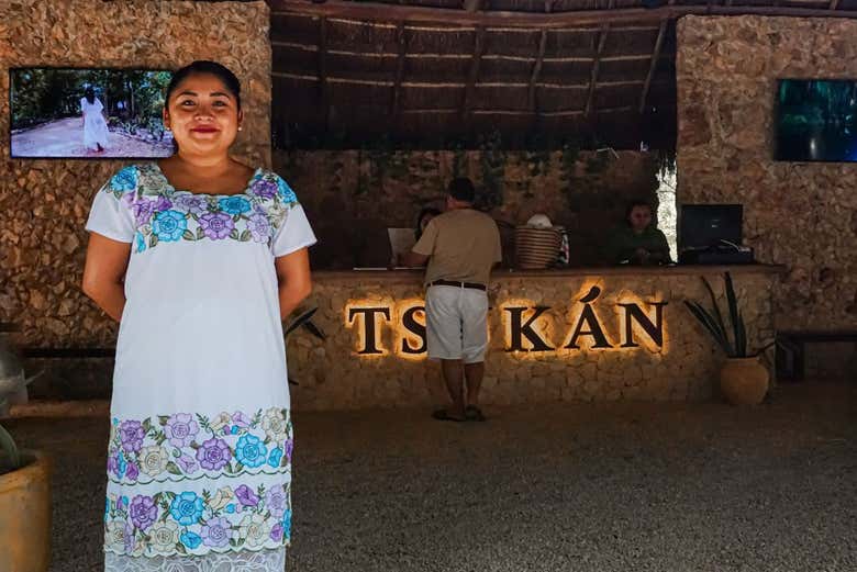 Llegando a la entrada al santuario de Tsukán