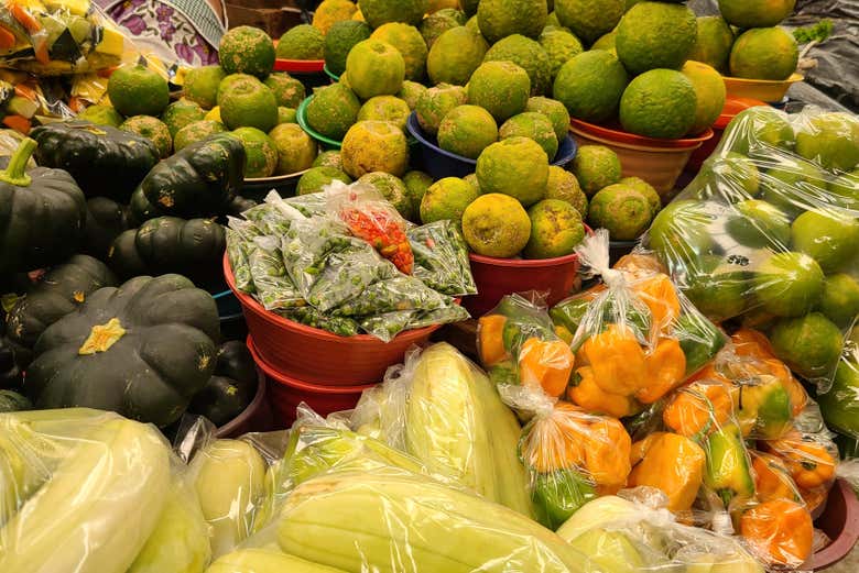 Frutas, hortaliças e vegetais do mercado Lucas de Gálvez