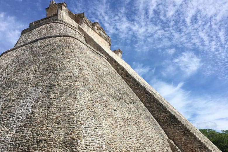 Pirámide del Adivino, en Uxmal