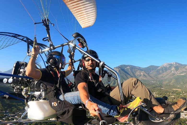 Take a ride in a paramotor over Monterrey!