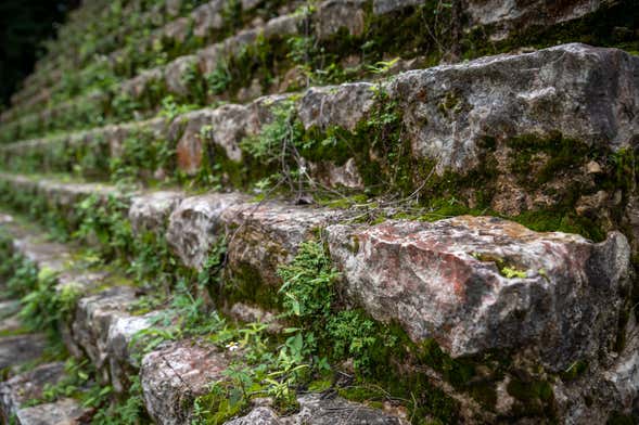 Las Golondrinas Waterfalls & Bonampak 2-Day Excursion + Rafting