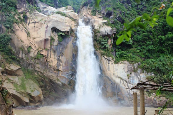 Excursión a la Cascada Encantada