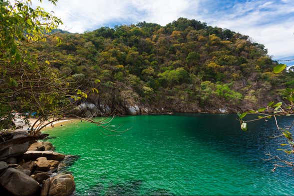 Hidden Beaches Hike + Snorkelling in Colomitos