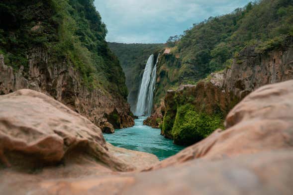 Rápel en la cascada de Tamul