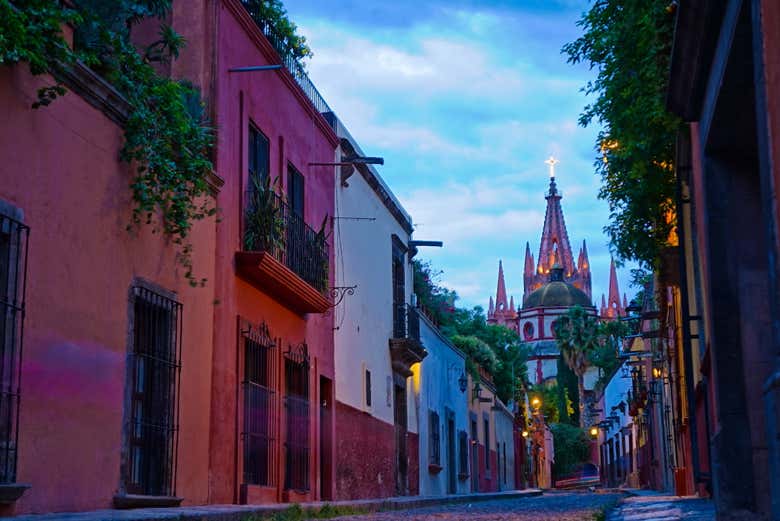 Streets of San Miguel de Allende at dusk