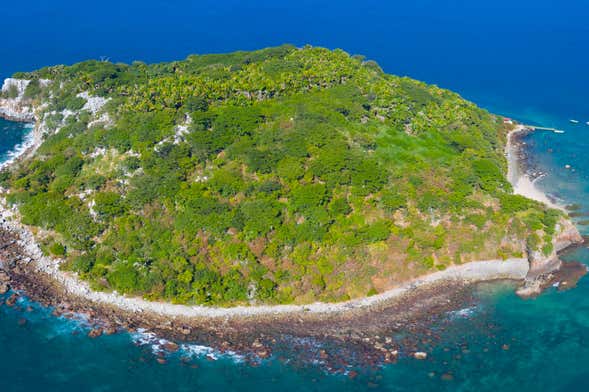 Excursión a Compostela + Snorkel en la isla del Coral