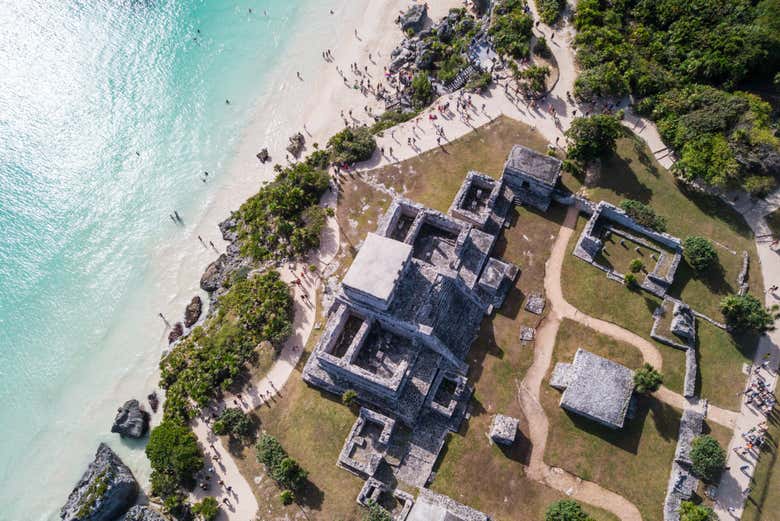 Vista aerea del giacimento archeologico di Tulum