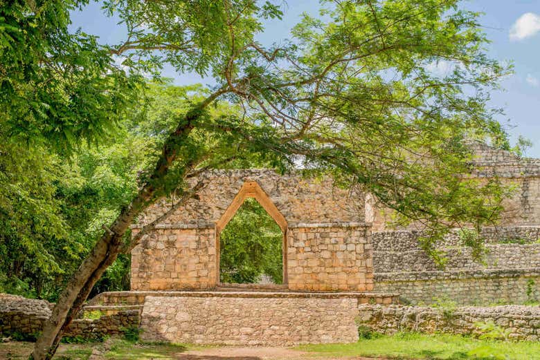 Visitando o sítio arqueológico maia