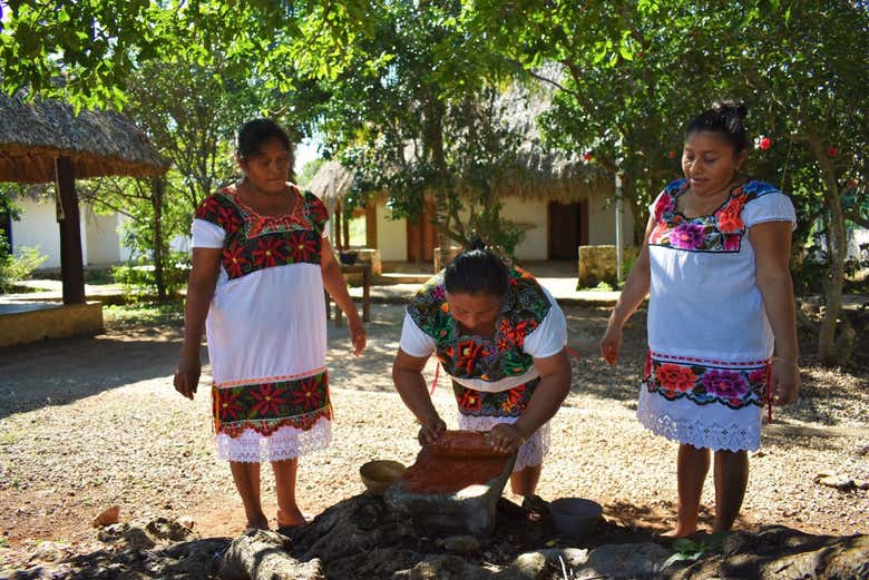 Población autóctona de Yaxunah