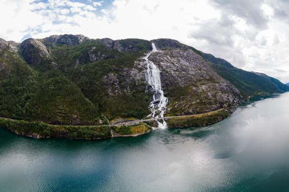 Excursión a la cascada Langfoss para cruceros