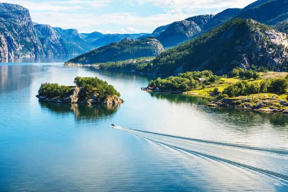 Lysefjord Boat Trip for Cruise Passengers from Stavanger