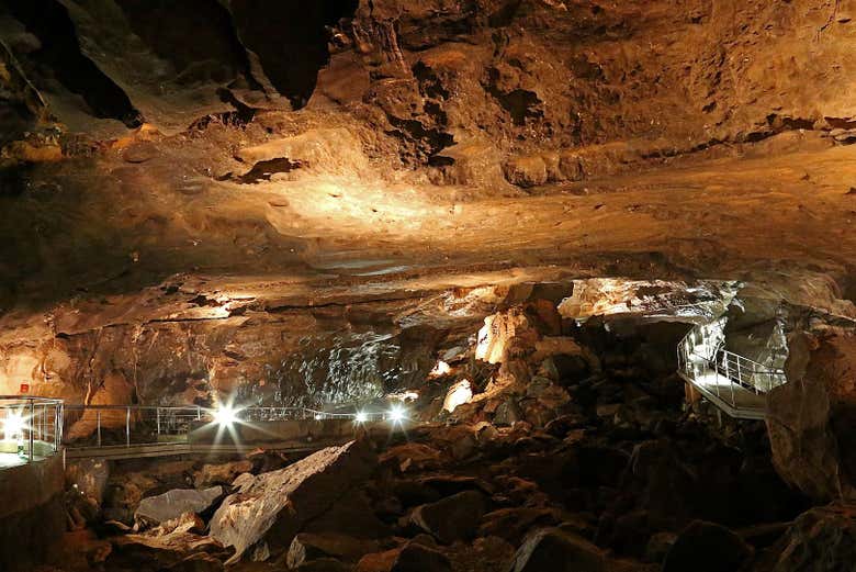 La galleria principale della grotta di Al Hoota