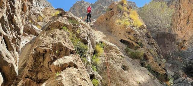 Trekking y rápel en la cueva de Al Shalal desde Saiq - Civitatis