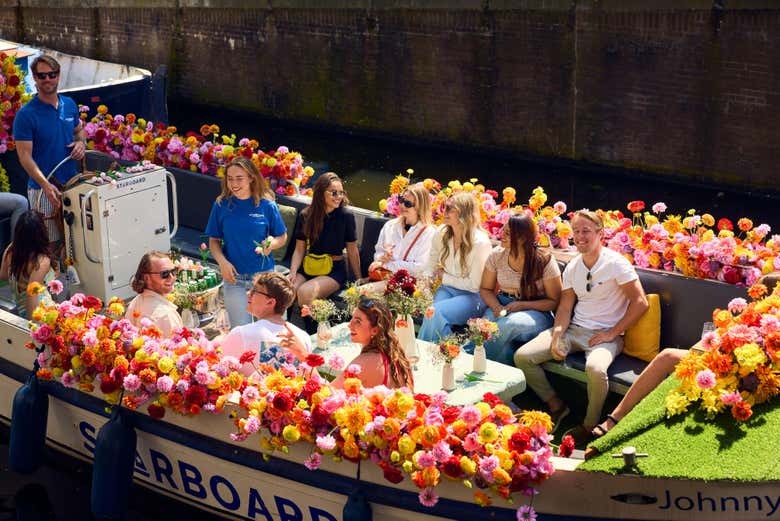 Traversata in grande stile sui canali di Amsterdam