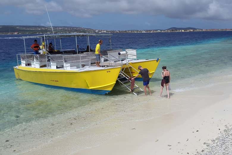 Take a relaxing watertaxi across the Caribbean