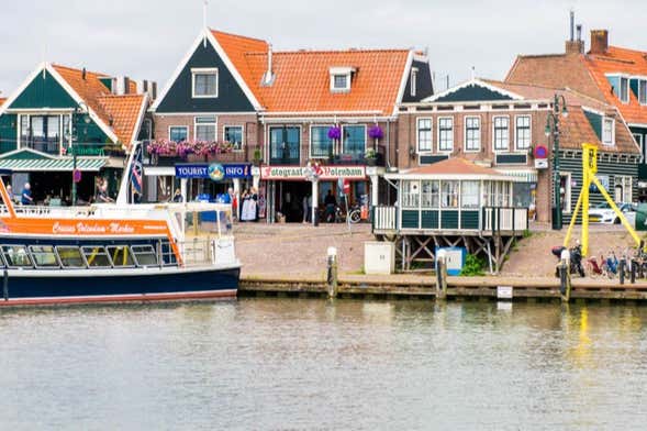 Ferry a Volendam