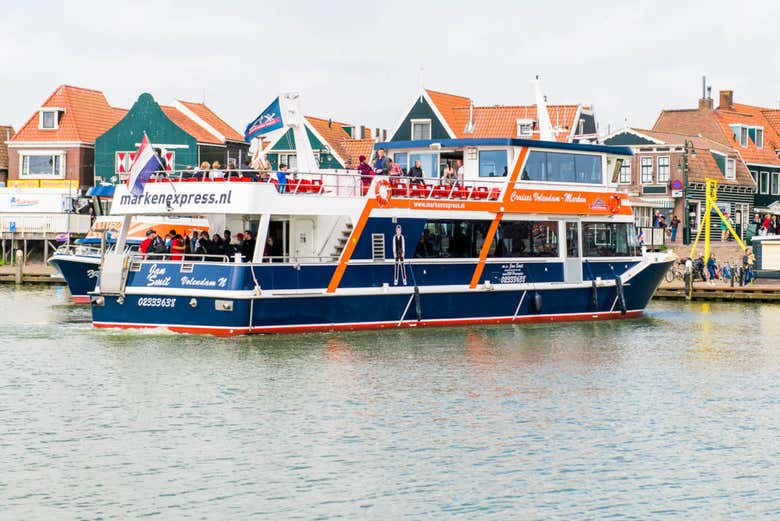 Ferry entre Marken e Volendam