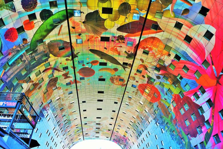 Il coloratissimo soffitto di Markthal