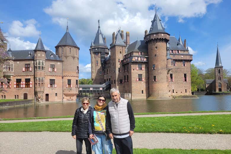 Disfrutando de la visita guiada por el castillo de Haar