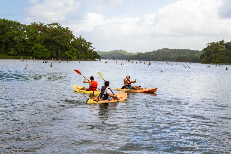 Disfrutando del tour en kayak 