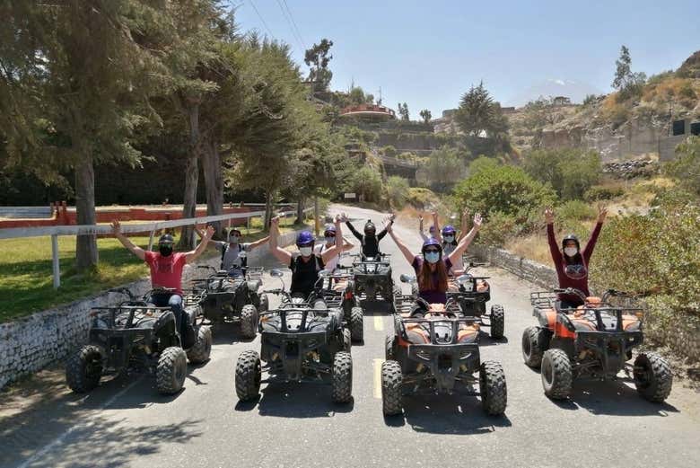 Disfrutando del tour en quad por el valle de Chilina