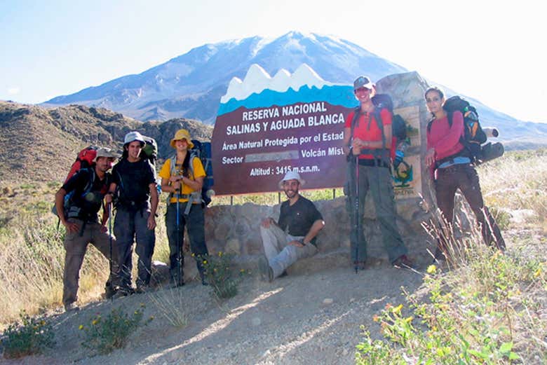 Comenzando la ruta de senderismo por el volcán Misti