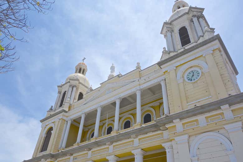 Edificios coloniales en la Plaza de Armas de Chiclayo