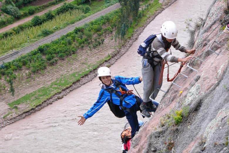 Abseiling in Huambutio