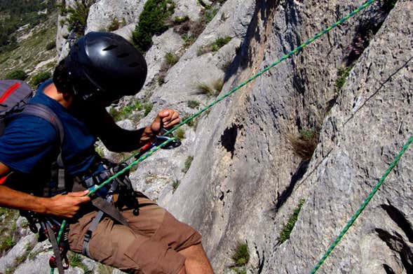 Abseiling in Huambutio