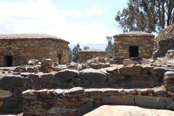 Excursión a Honcopampa + Baños termales de Chancos