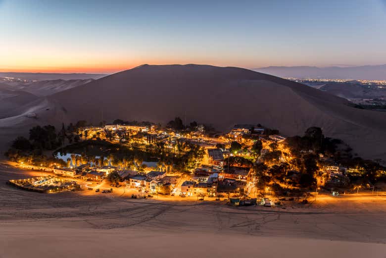 Huacachina Lagoon at dusk