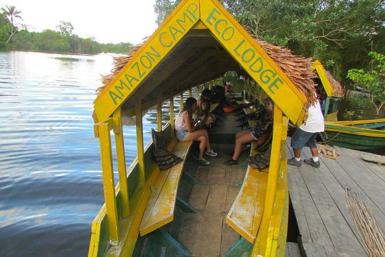 Navegando pela região amazônica