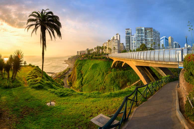 Vista panorâmica do passeio marítimo de Miraflores