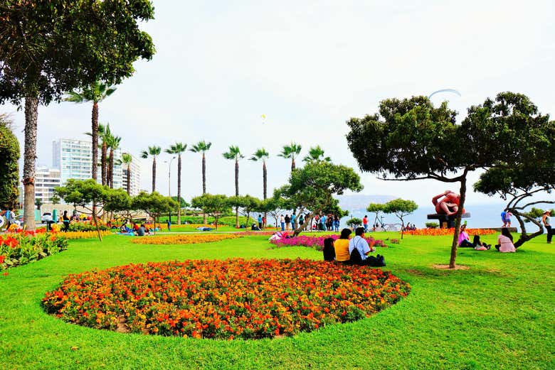 Percorrendo o Parque del Amor 