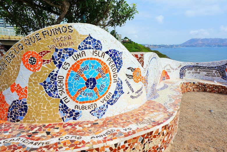 El Parque del Amor, situado en el malecón de Miraflores