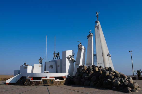 Tacna and Campo de la Alianza Tour