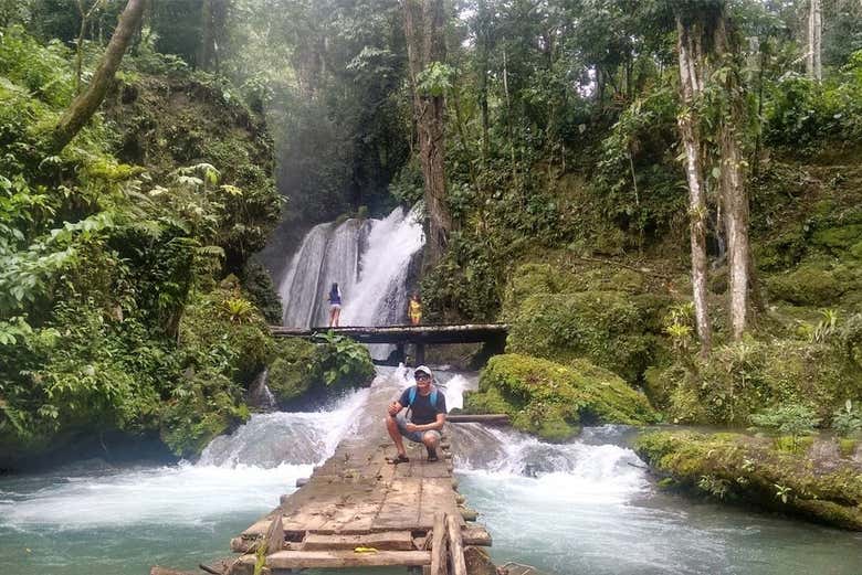 Visitando la catarata Honolulo